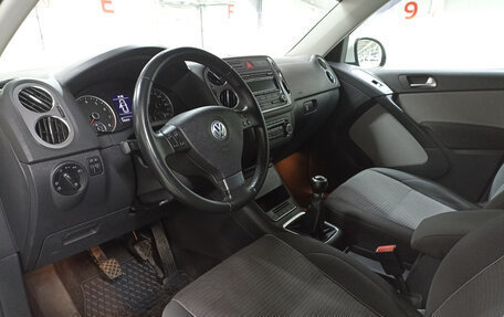 Volkswagen Tiguan I, 2010 год, 920 000 рублей, 20 фотография