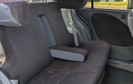 Toyota Raum I, 1998 год, 380 000 рублей, 12 фотография