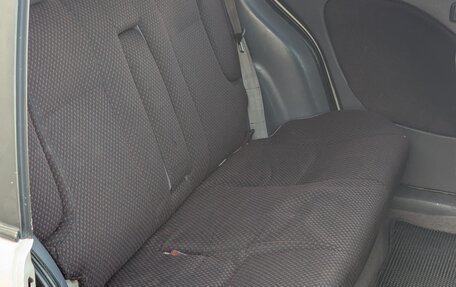 Toyota Raum I, 1998 год, 380 000 рублей, 13 фотография