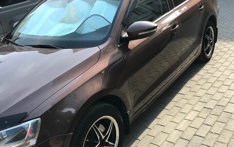 Volkswagen Jetta VI, 2014 год, 1 200 000 рублей, 2 фотография