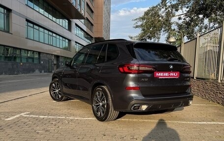 BMW X5, 2021 год, 9 000 000 рублей, 3 фотография