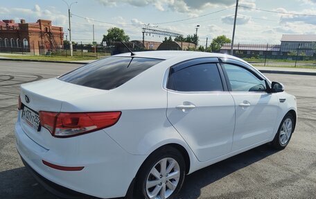 KIA Rio III рестайлинг, 2015 год, 890 000 рублей, 3 фотография