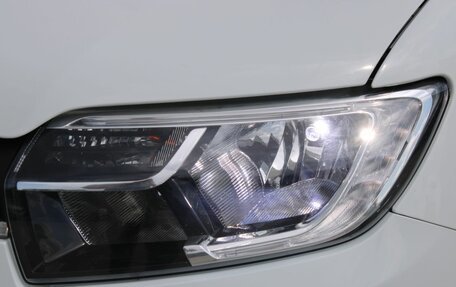 Renault Logan II, 2018 год, 829 000 рублей, 12 фотография