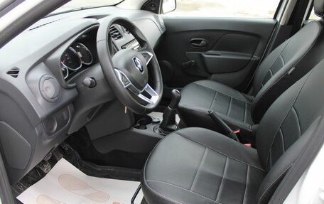 Renault Logan II, 2018 год, 829 000 рублей, 16 фотография