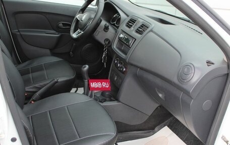 Renault Logan II, 2018 год, 829 000 рублей, 17 фотография