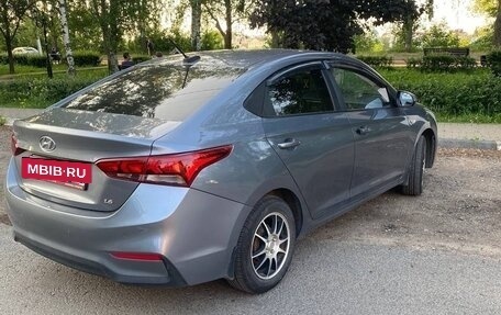 Hyundai Solaris II рестайлинг, 2017 год, 1 200 000 рублей, 3 фотография
