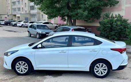Hyundai Solaris II рестайлинг, 2021 год, 1 430 000 рублей, 2 фотография