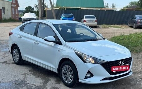 Hyundai Solaris II рестайлинг, 2021 год, 1 430 000 рублей, 8 фотография
