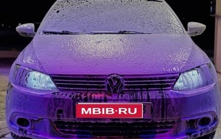 Volkswagen Jetta VI, 2013 год, 750 000 рублей, 1 фотография