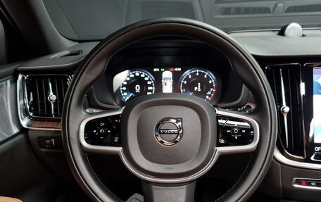 Volvo V60 II, 2022 год, 3 570 334 рублей, 13 фотография