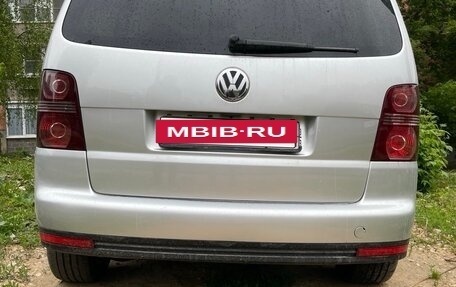 Volkswagen Touran III, 2008 год, 1 000 000 рублей, 5 фотография