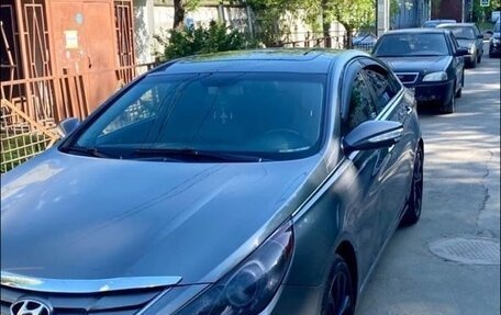 Hyundai Sonata VI, 2011 год, 900 000 рублей, 3 фотография