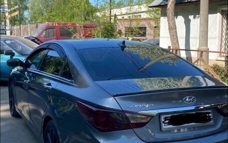 Hyundai Sonata VI, 2011 год, 900 000 рублей, 4 фотография