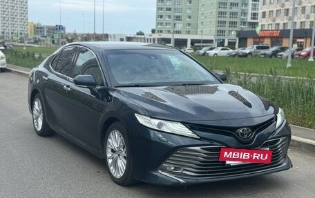 Toyota Camry, 2018 год, 2 680 000 рублей, 2 фотография
