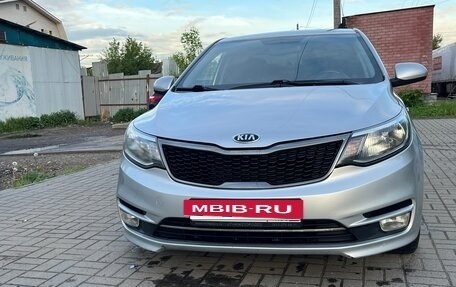 KIA Rio III рестайлинг, 2017 год, 990 000 рублей, 2 фотография