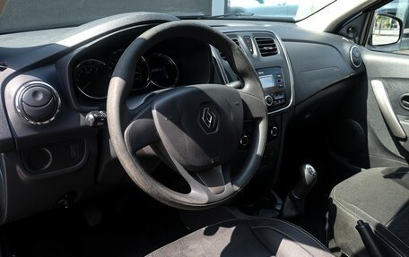Renault Logan II, 2017 год, 820 000 рублей, 13 фотография