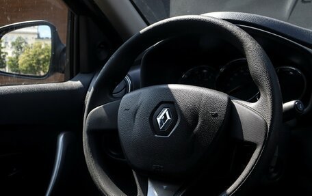 Renault Logan II, 2017 год, 820 000 рублей, 15 фотография