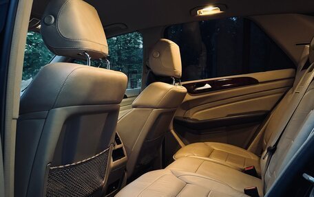 Mercedes-Benz M-Класс, 2013 год, 21 фотография