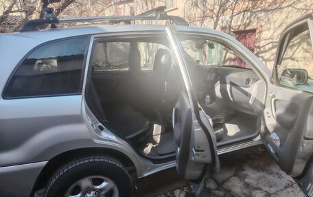 Toyota RAV4, 2002 год, 900 000 рублей, 8 фотография