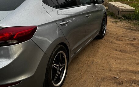 Hyundai Elantra VI рестайлинг, 2016 год, 1 130 000 рублей, 9 фотография