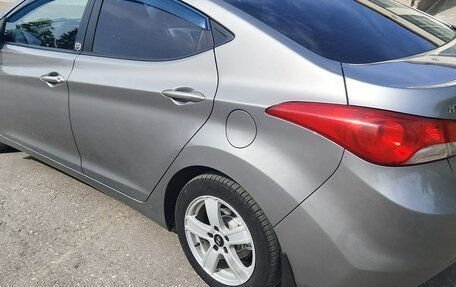 Hyundai Elantra V, 2012 год, 900 000 рублей, 10 фотография