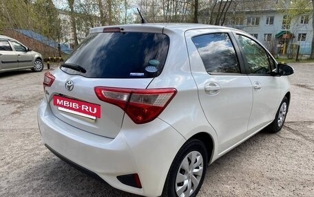 Toyota Vitz, 2017 год, 850 000 рублей, 2 фотография