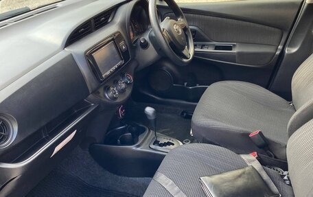 Toyota Vitz, 2017 год, 850 000 рублей, 10 фотография