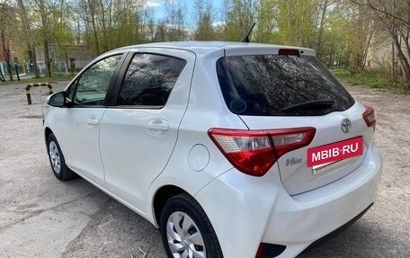 Toyota Vitz, 2017 год, 850 000 рублей, 4 фотография