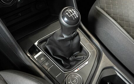 Volkswagen Tiguan II, 2018 год, 2 396 200 рублей, 5 фотография
