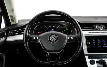 Volkswagen Passat B8 рестайлинг, 2018 год, 2 149 000 рублей, 13 фотография