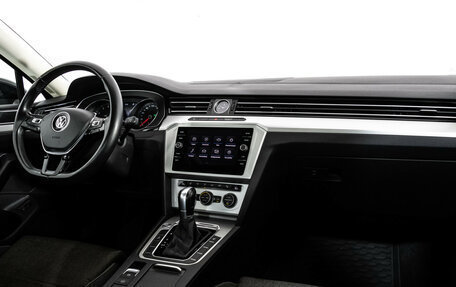 Volkswagen Passat B8 рестайлинг, 2018 год, 2 149 000 рублей, 10 фотография