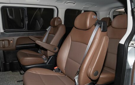 Hyundai Grand Starex Grand Starex I рестайлинг 2, 2019 год, 3 365 000 рублей, 8 фотография