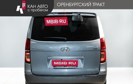 Hyundai Grand Starex Grand Starex I рестайлинг 2, 2019 год, 3 365 000 рублей, 4 фотография