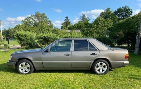 Mercedes-Benz W124, 1987 год, 350 000 рублей, 2 фотография