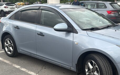 Chevrolet Cruze II, 2010 год, 595 000 рублей, 3 фотография