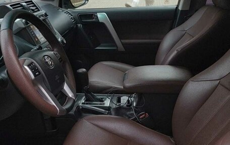 Toyota Land Cruiser Prado 150 рестайлинг 2, 2015 год, 3 345 000 рублей, 15 фотография