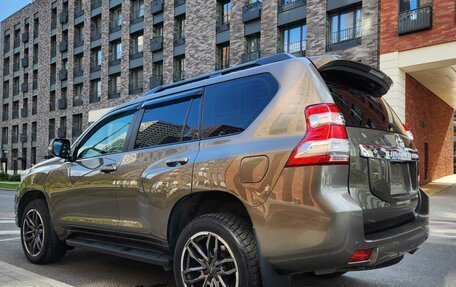 Toyota Land Cruiser Prado 150 рестайлинг 2, 2015 год, 3 345 000 рублей, 8 фотография
