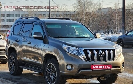 Toyota Land Cruiser Prado 150 рестайлинг 2, 2015 год, 3 345 000 рублей, 6 фотография