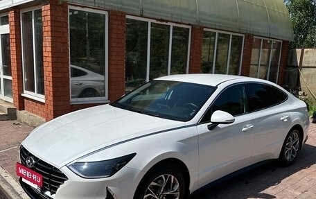 Hyundai Sonata VIII, 2021 год, 2 700 000 рублей, 2 фотография