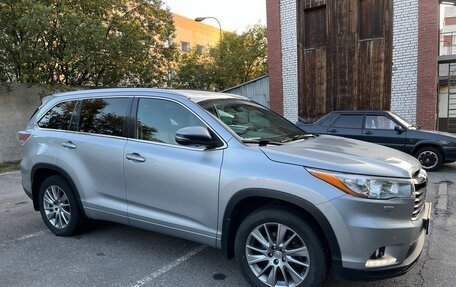Toyota Highlander III, 2014 год, 3 190 000 рублей, 2 фотография