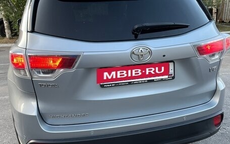 Toyota Highlander III, 2014 год, 3 190 000 рублей, 4 фотография