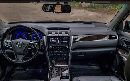 Toyota Camry, 2017 год, 2 650 000 рублей, 13 фотография