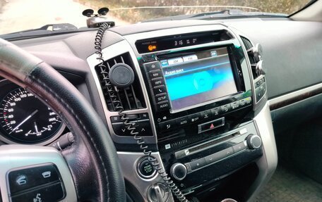 Toyota Land Cruiser 200, 2012 год, 3 000 000 рублей, 4 фотография