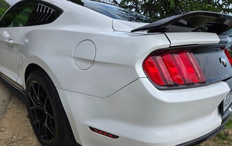 Ford Mustang VI рестайлинг, 2017 год, 3 200 000 рублей, 2 фотография