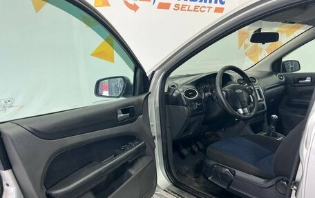 Ford Focus II рестайлинг, 2006 год, 300 000 рублей, 19 фотография