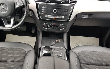 Mercedes-Benz GLE, 2018 год, 4 500 000 рублей, 17 фотография
