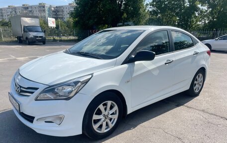 Hyundai Solaris II рестайлинг, 2015 год, 740 000 рублей, 5 фотография