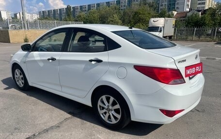 Hyundai Solaris II рестайлинг, 2015 год, 740 000 рублей, 4 фотография