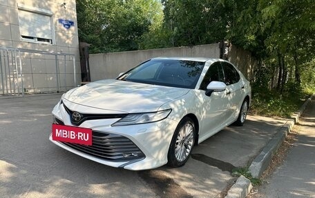 Toyota Camry, 2020 год, 3 450 000 рублей, 4 фотография