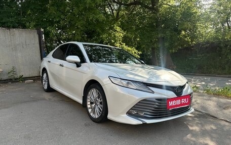 Toyota Camry, 2020 год, 3 450 000 рублей, 5 фотография